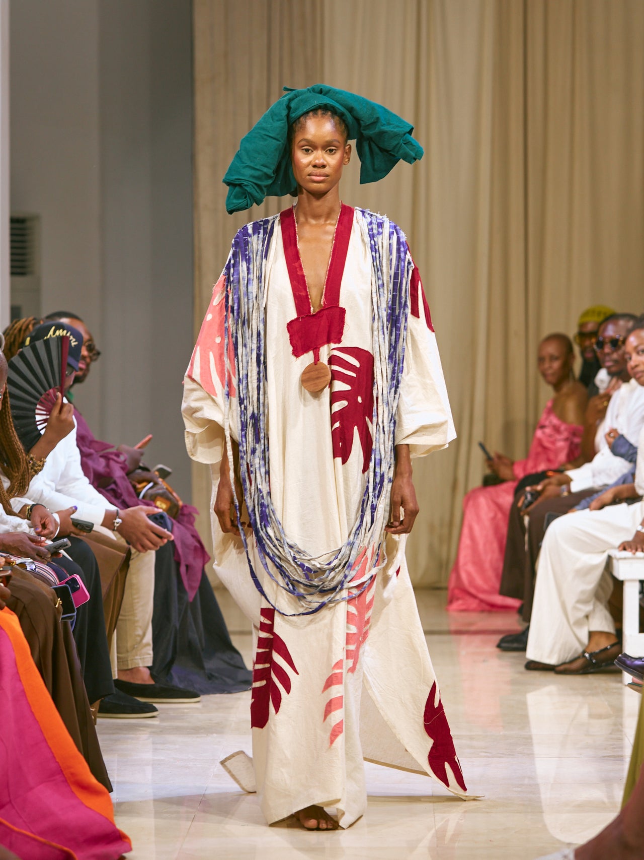 EMÁNA PETAL PATCH KAFTAN
