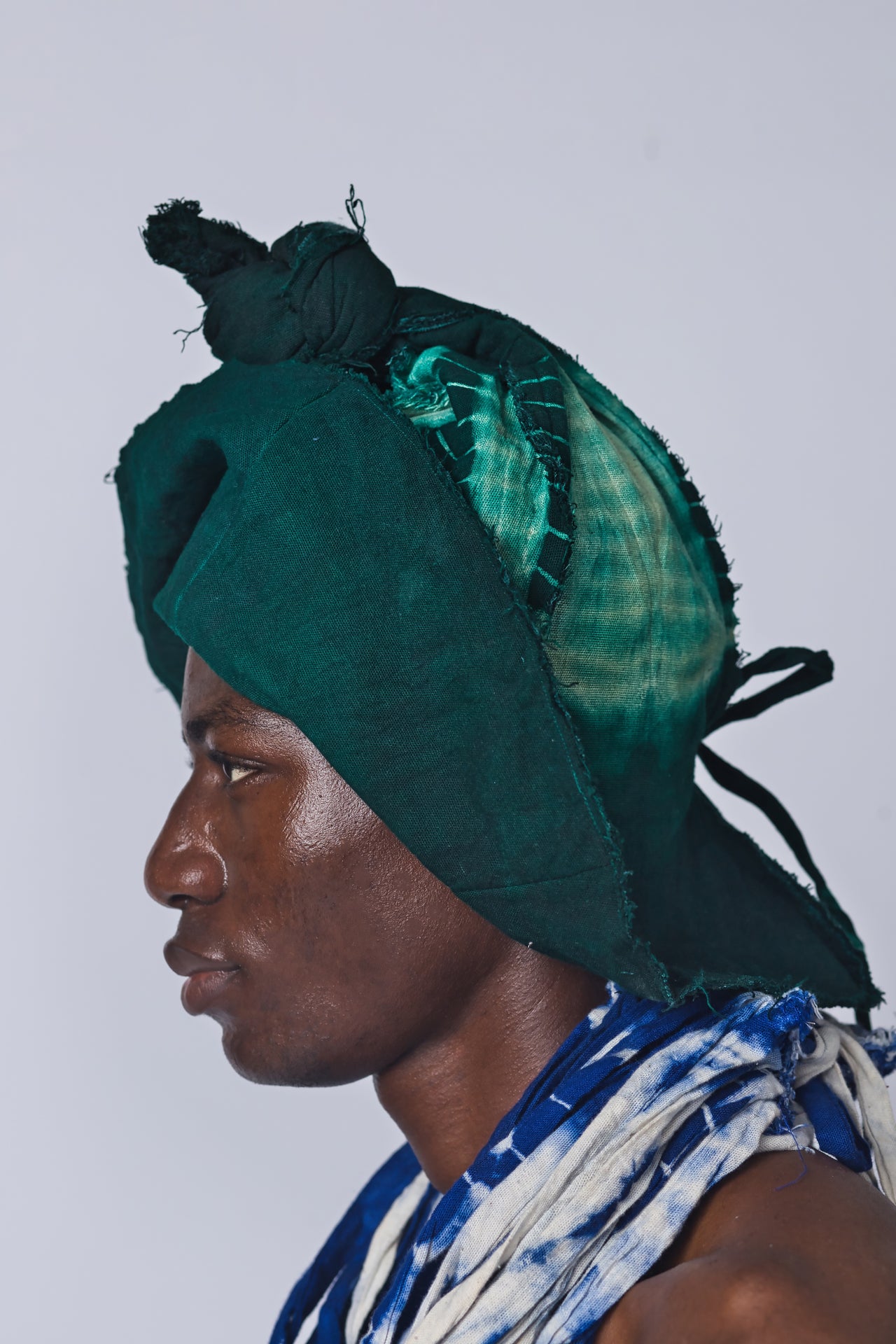 ITAM AGBON TIE AND DYE KNOTTED BUCKET HAT (EMERAL GREEN)